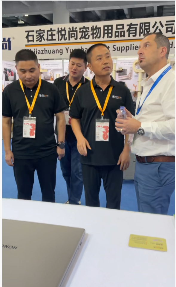 French customers held in-depth discussions