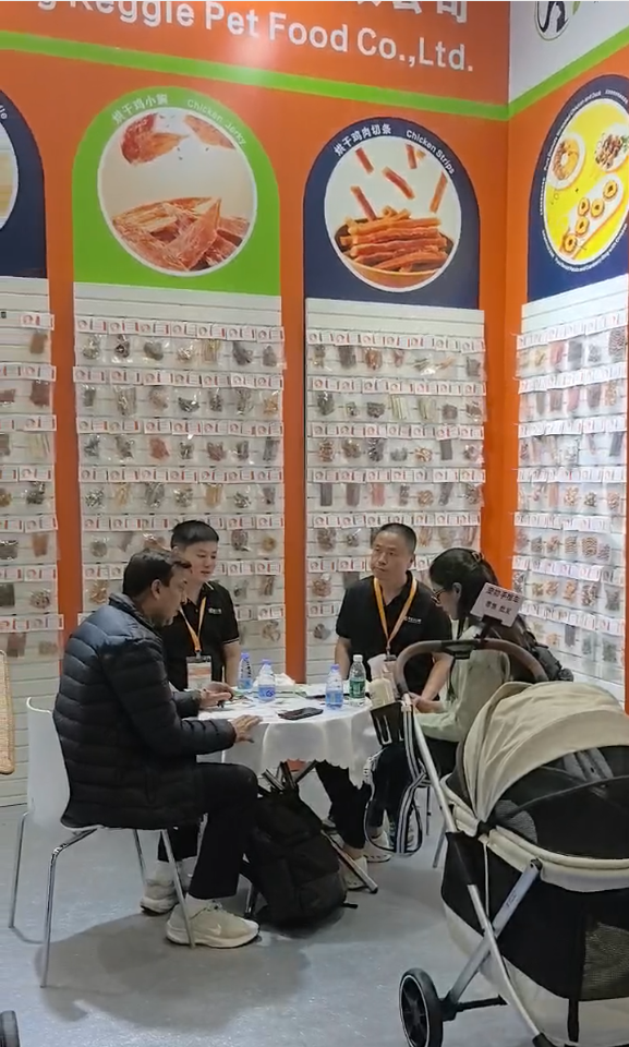  Well-known Belgian customer visited our CIPS booth